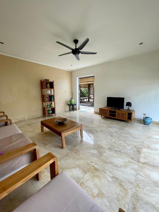 Private Suite In A Kids Friendly Big Shared Villa In Canggu Esterno foto